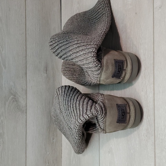 Ugg Australia Women Cardi Sweater 3 buttons Boots shoes sz 6 - Picture 6 of 13